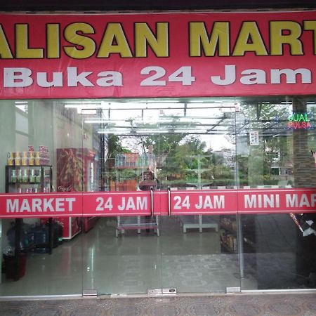 Wisma Bintang Lima Pekanbaru Exterior photo